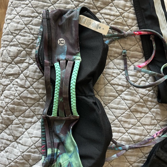 Lot of 3 Lululemon Bras. All size 6. - Picture 4 of 8